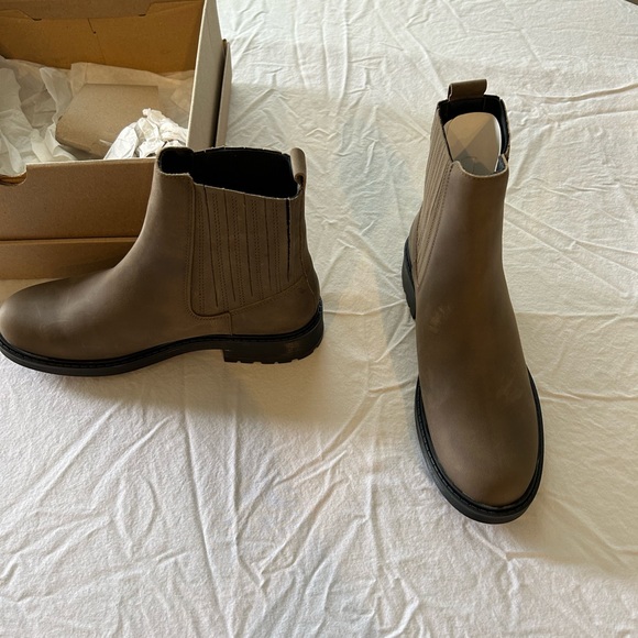 Size 9 Clark midsize boot. Orinco2 mid. - Picture 2 of 3